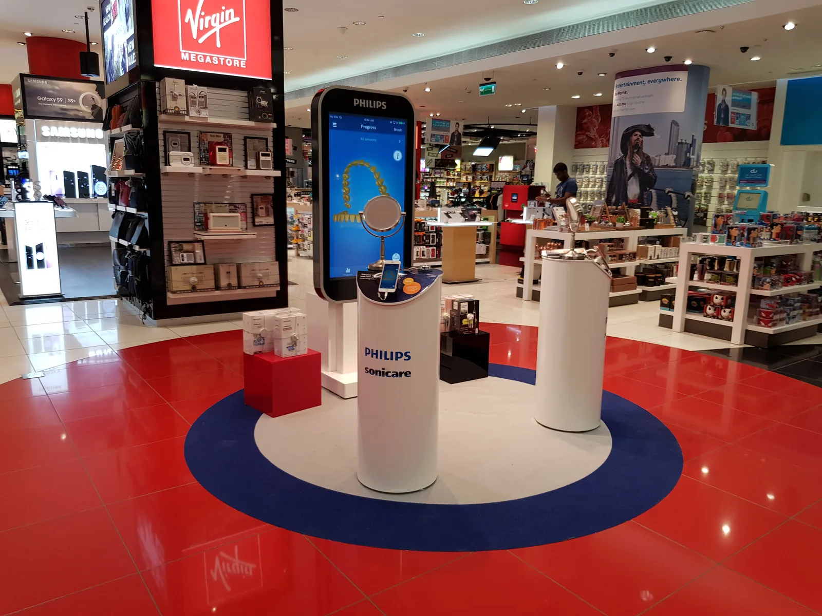 Luxury perfume and fragrance mall kiosk with illuminated vitrines Dubai
